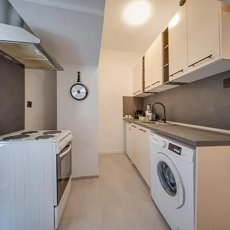 Modern In Ivan Asen Ii - Quiet Location * סופיה